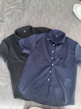 2 Men's Short Sleeve Textured Button-Up Shirt